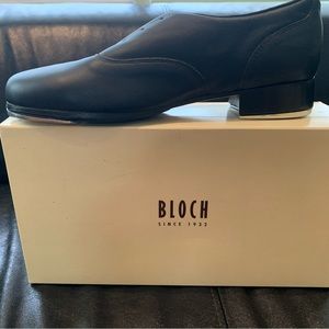 Women’s tan tap shoes. New. Bloch “Respect”. Size 10.5
